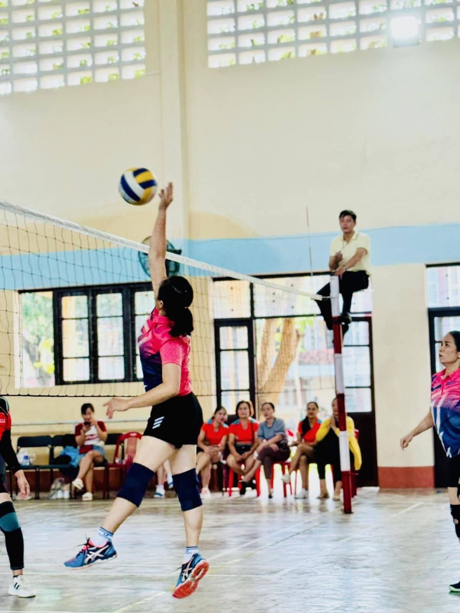 TRƯỜNG THPT KON TUM THAM GIA GIẢI BÓNG CHUYỀN NỮ CÁN BỘ, CÔNG CHỨC, VIÊN CHỨC, NGƯỜI LAO ĐỘNG NĂM 2023